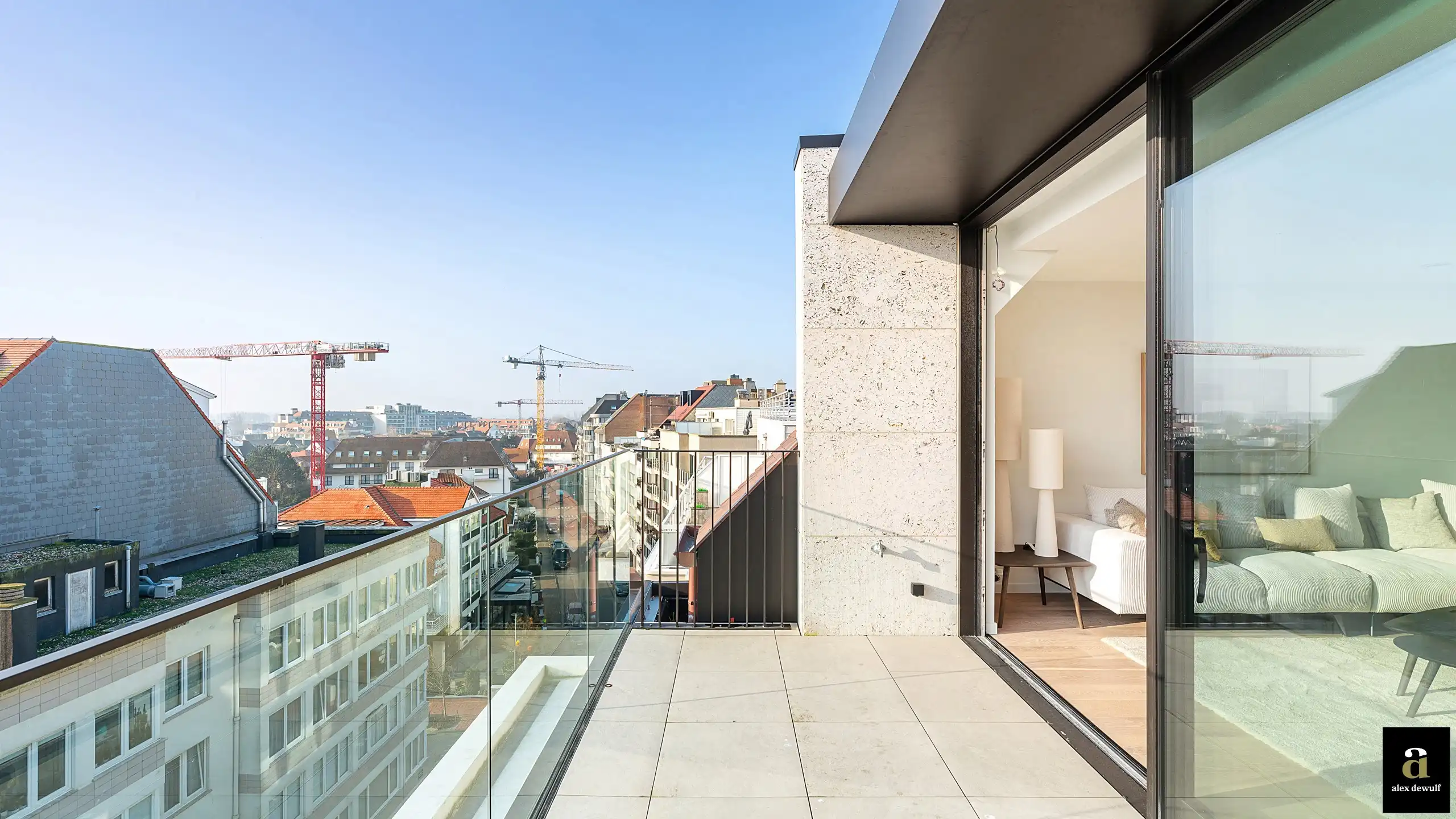 Luxueus nieuwbouw duplex-appartement, centraal gelegen tussen de Zeedijk en het Rubensplein. foto 2