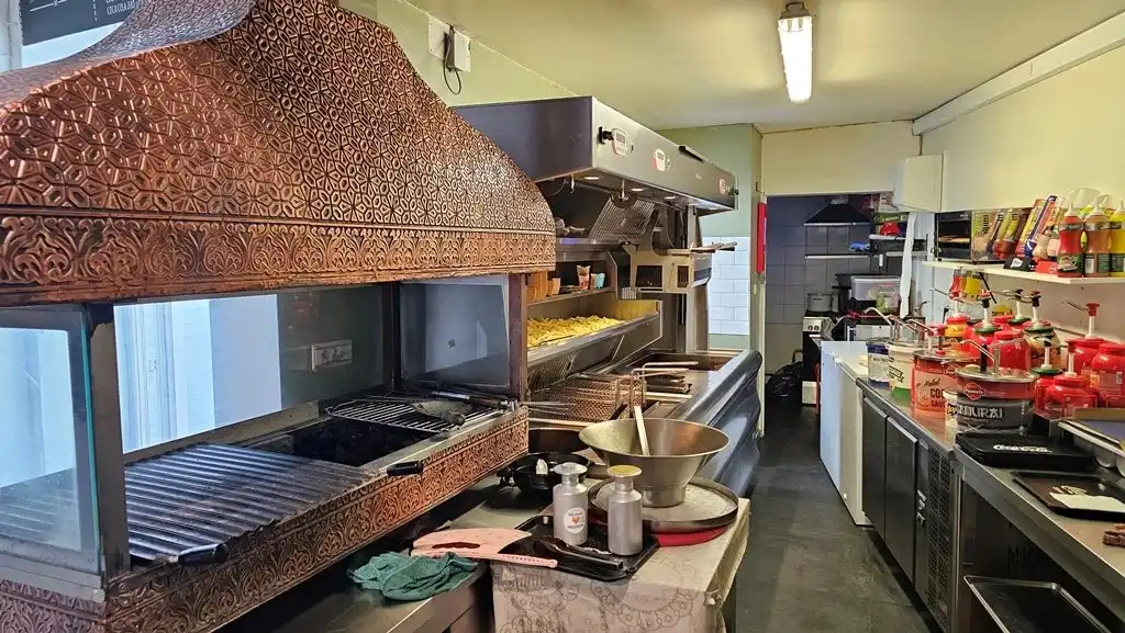 Te koop: Handelspand met topcommerciële ligging nabij Kolonel Dusartplein – Hasselt foto 5