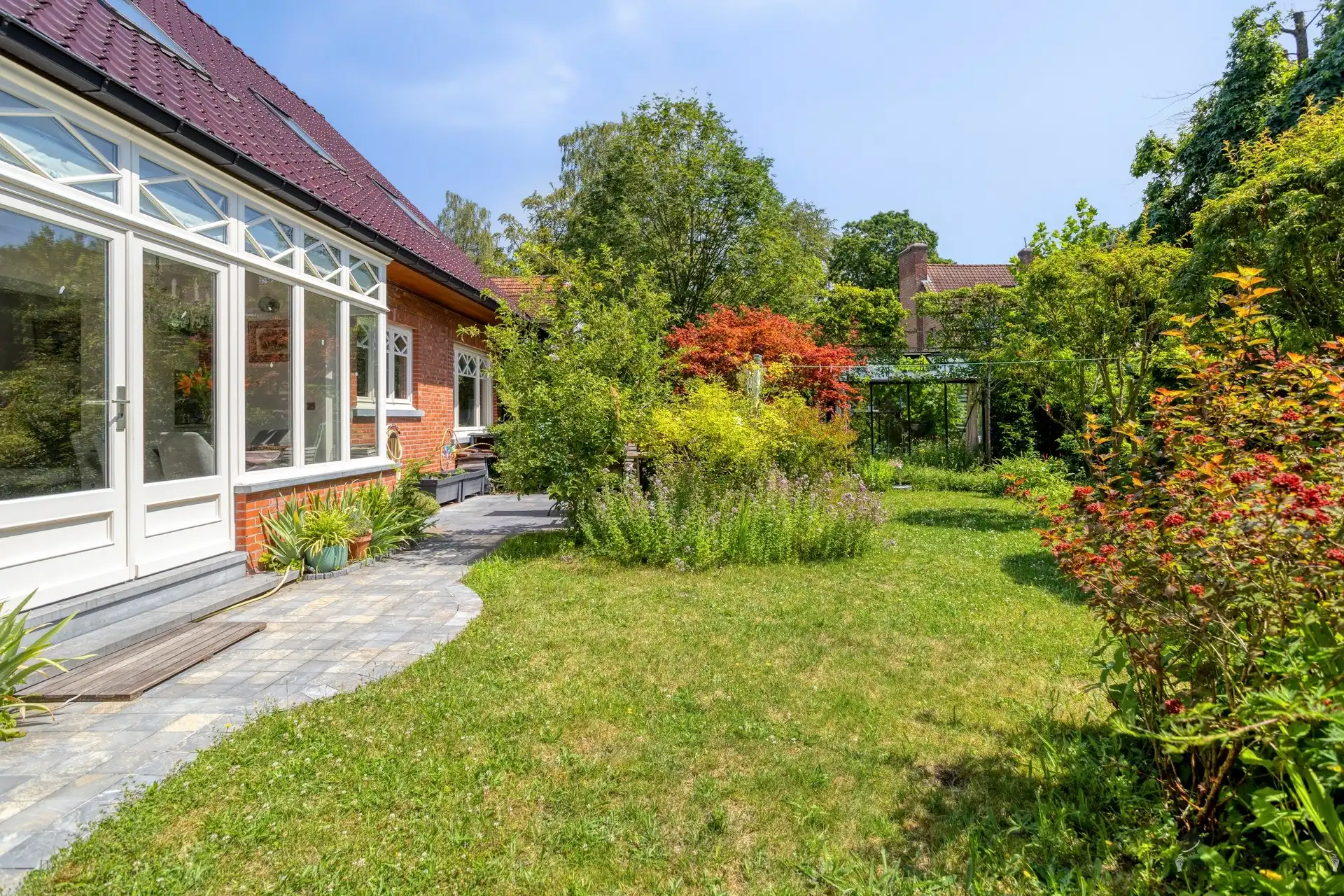 Wonen tussen licht en groen | Charmante villa met 5 slaapkamers in één van de mooiste lanen van Brasschaat foto {{pictureIndex}}