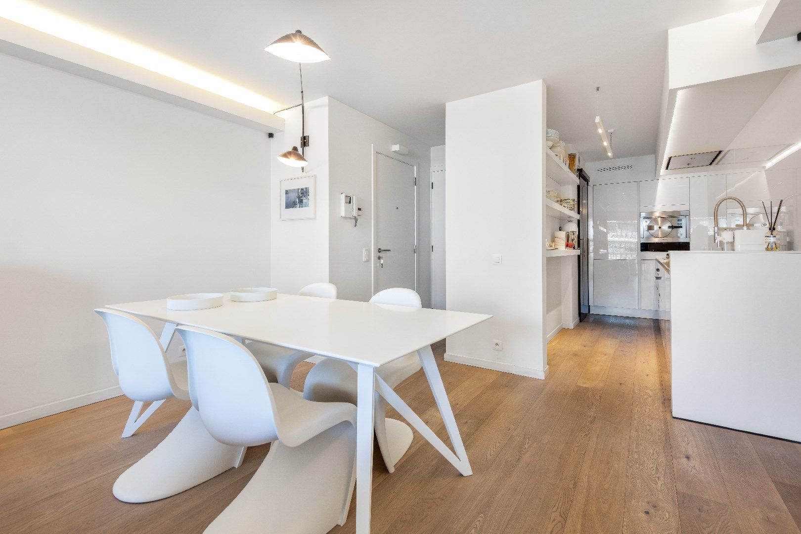 Recent appartement met 2 slpk. en een open zicht gelegen in het centrum van Knokke. foto 6