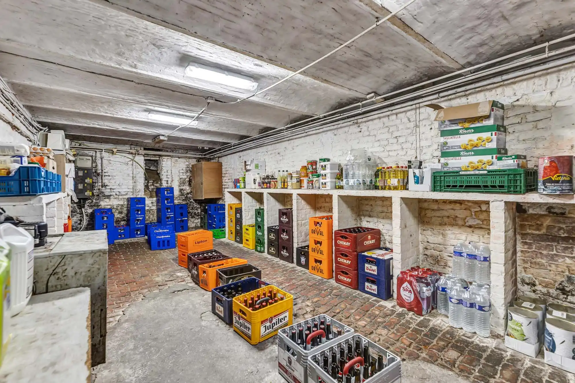 Gewaardeerd restaurant/handelspand met appartementen foto 18