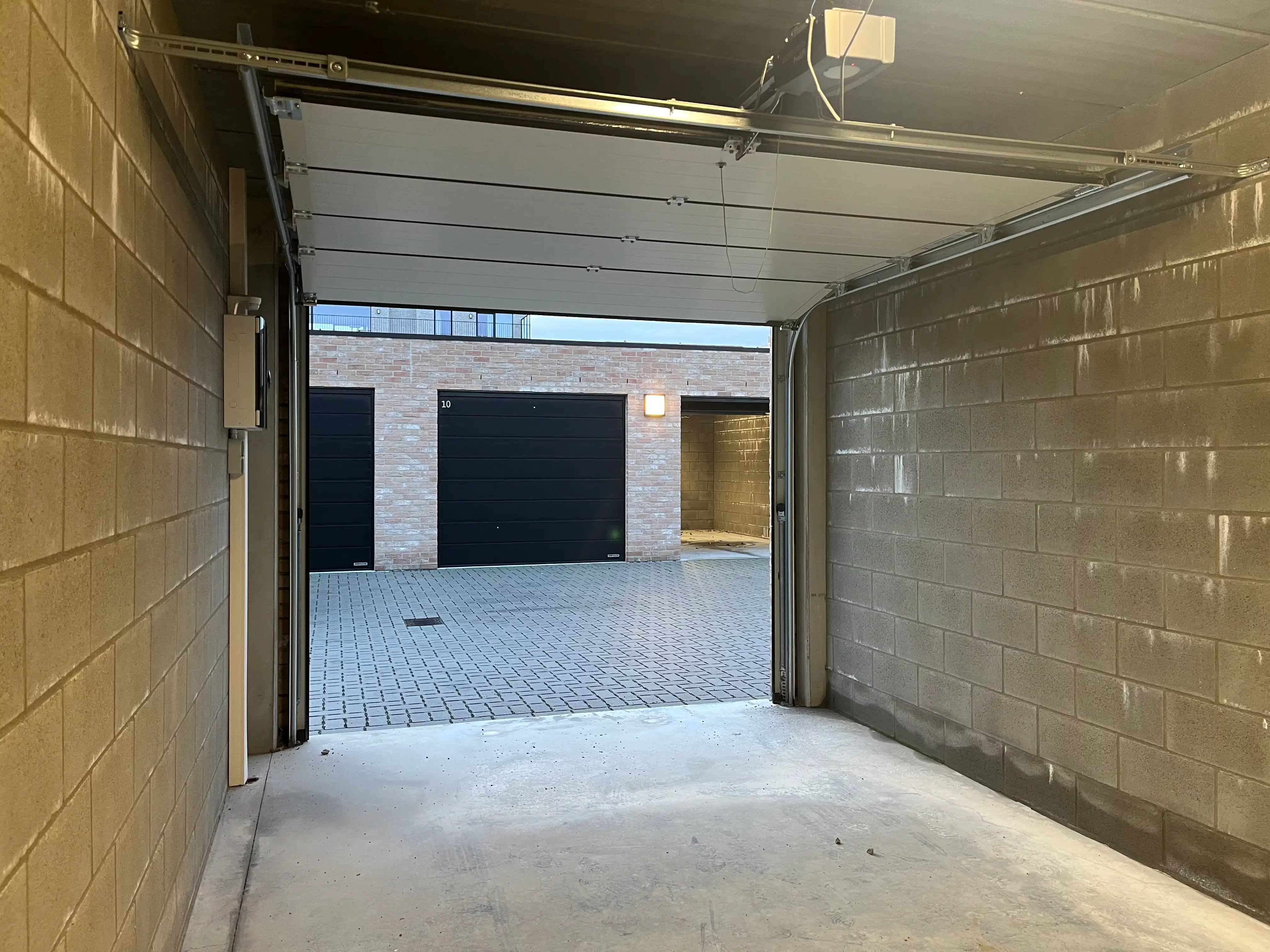 Recente enkele garagebox te huur in Houthulst foto 6