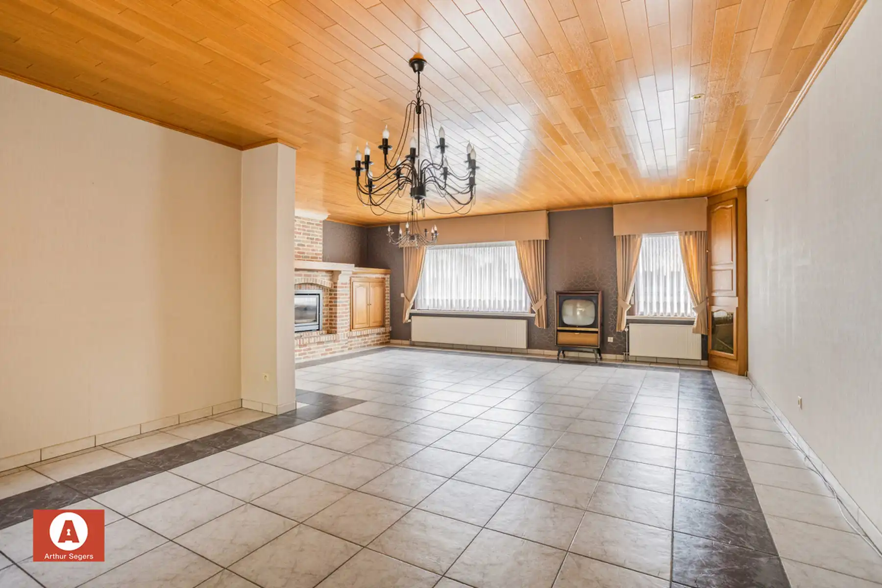 Instapklare HOB met oprit & dubbele garage met zolder. foto 8