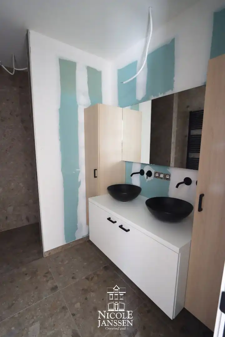 Gelijkvloers appartement met drie slaapkamers foto 6
