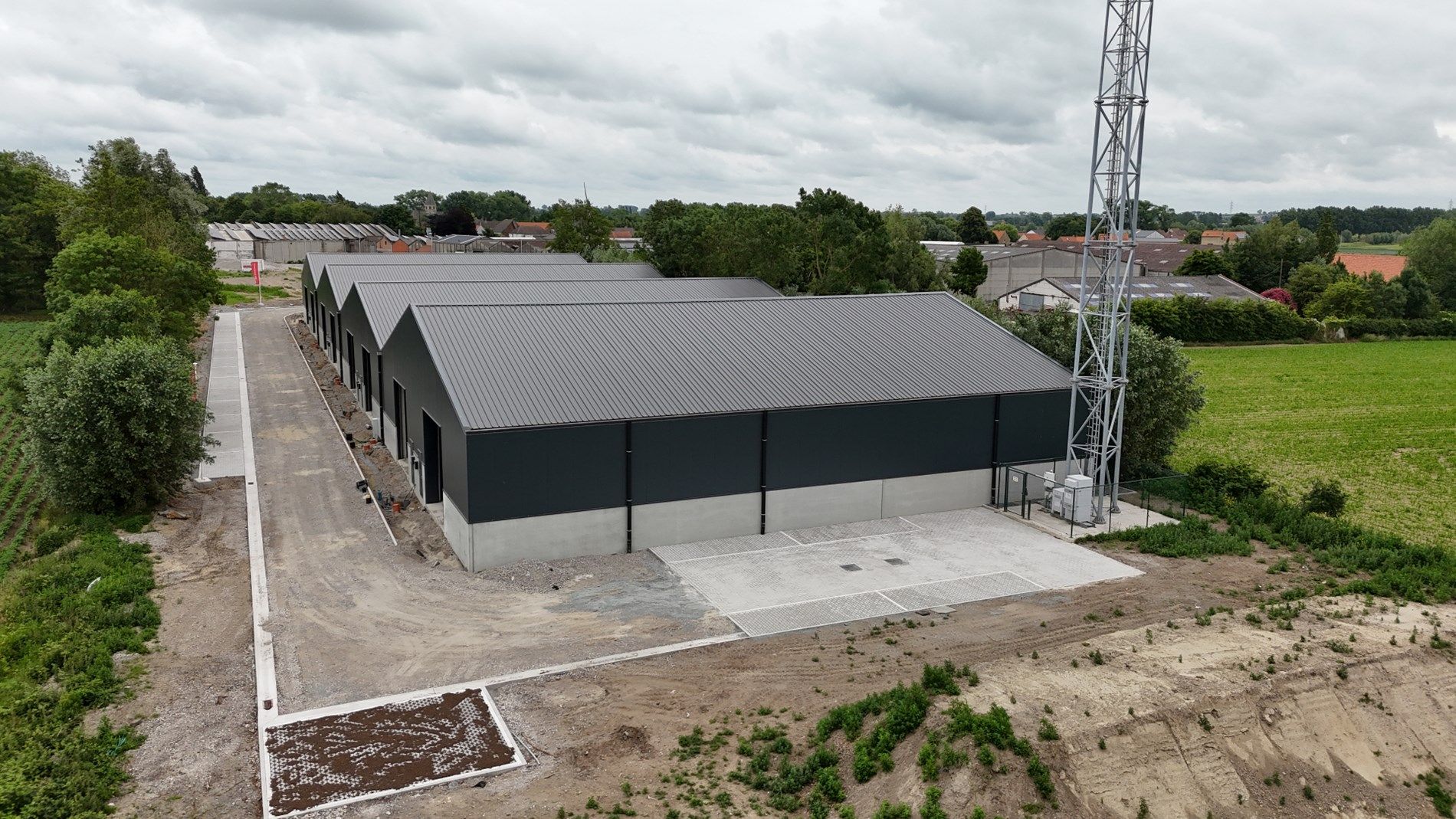 Te koop: Nieuwe KMO-units in Werken foto {{pictureIndex}}