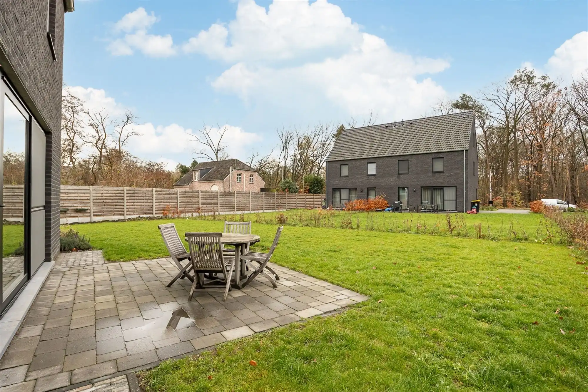 Instapklare vrijstaande woning met 3 slaapkamers en ruime tuin foto 2