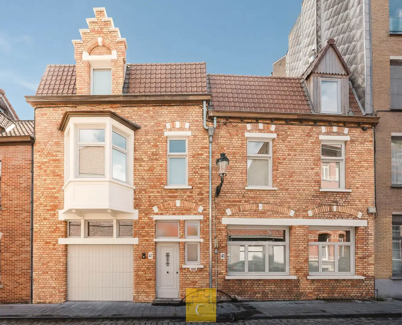 exclusieve stadswoning met garage, 4 slaapkamers, EPC A en terras in hartje Brugge, zicht op de vesten foto {{pictureIndex}}