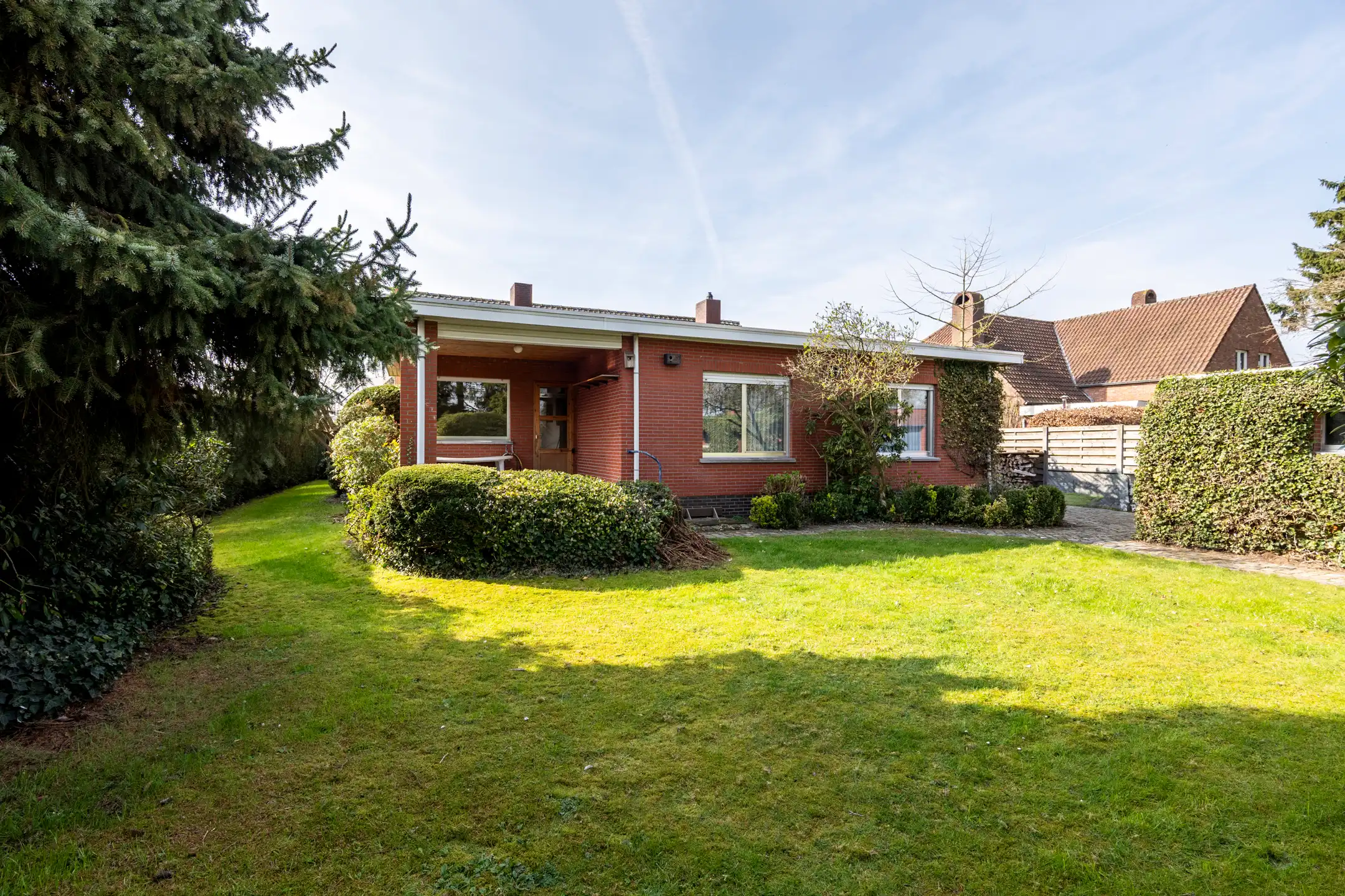 Laagbouwwoning met 4 slks, garage in kindvriendelijke wijk foto 17