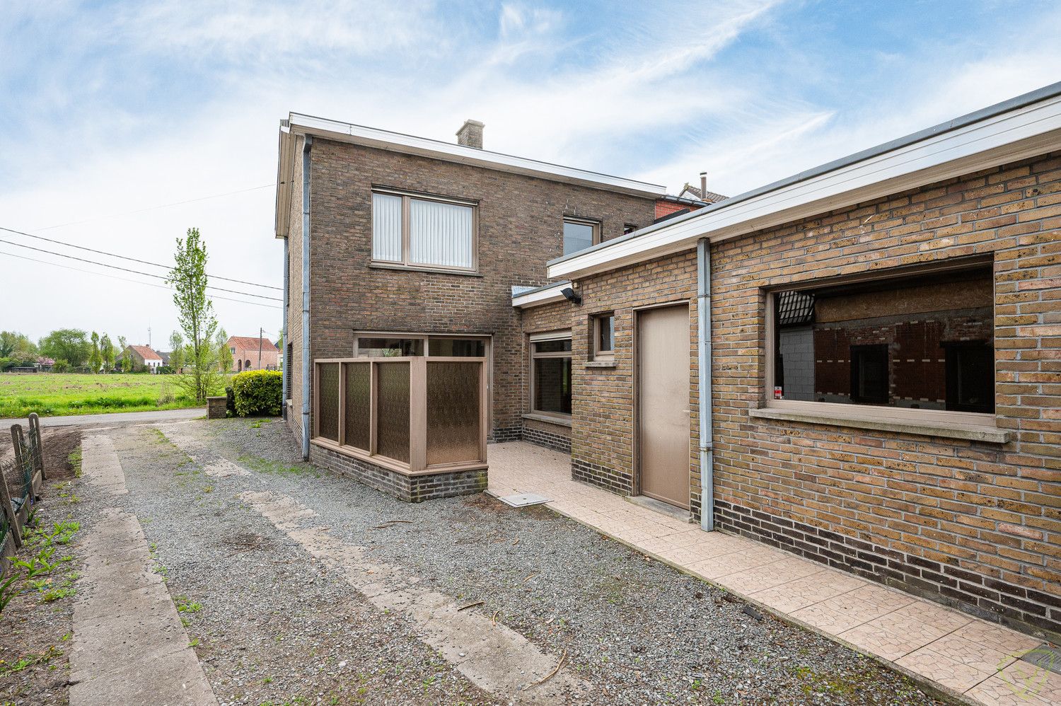 Verrassend ruime te renoveren woning te Oosteeklo! foto 19