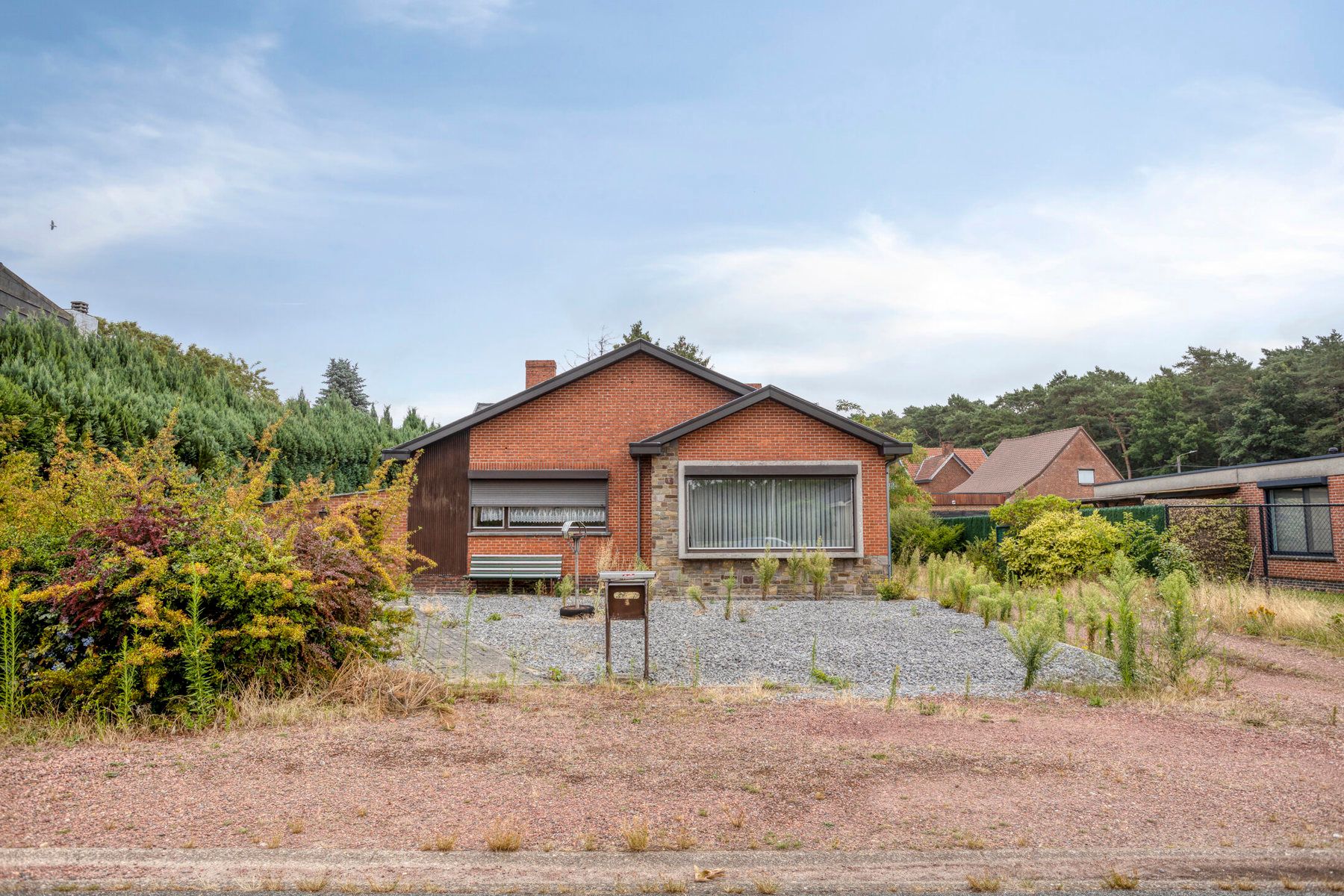 Te renoveren woning met 3 slaapkamers en tuin. foto 2