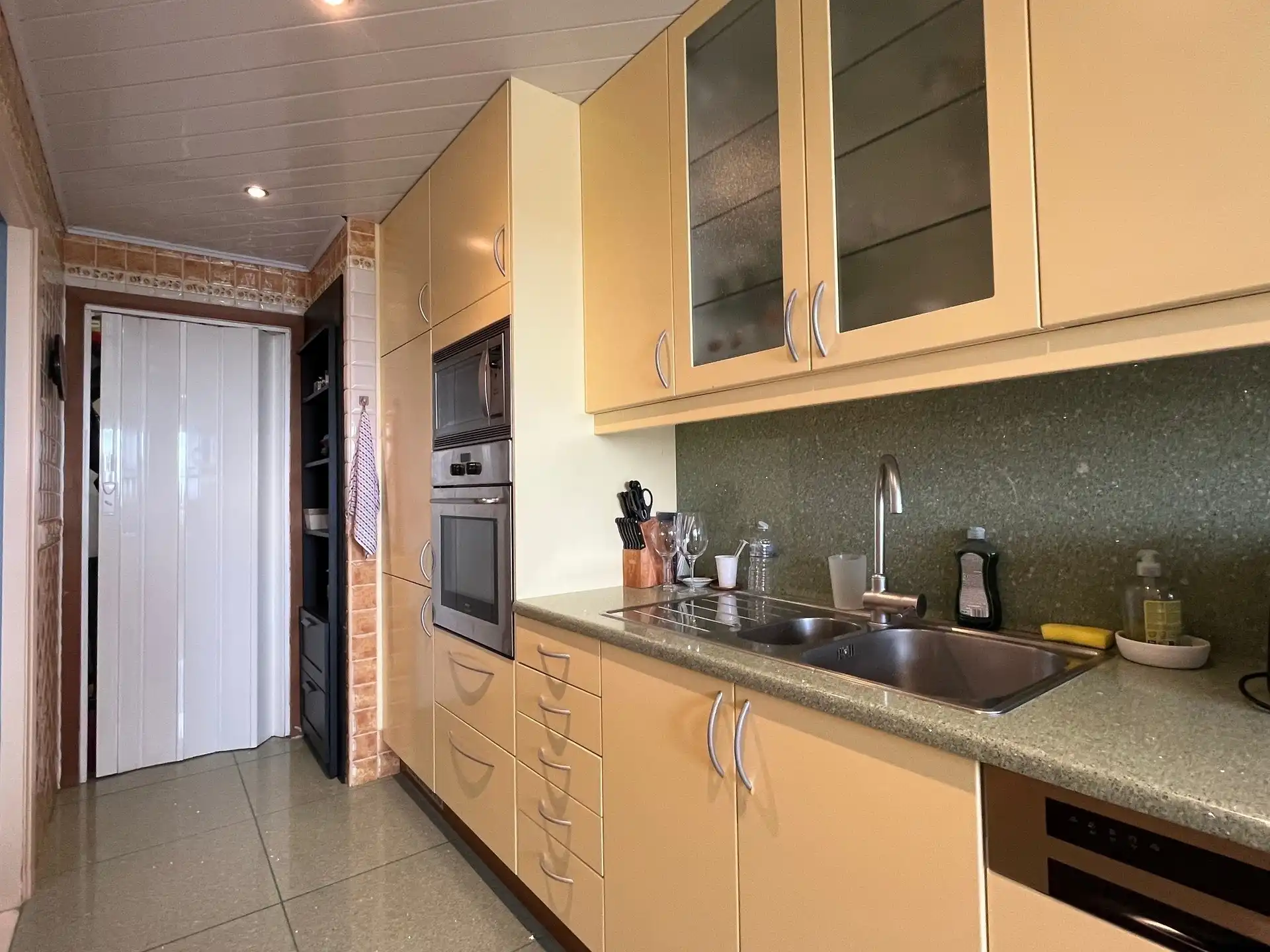2 slaapkamer appartment met 2 terrassen  foto 6