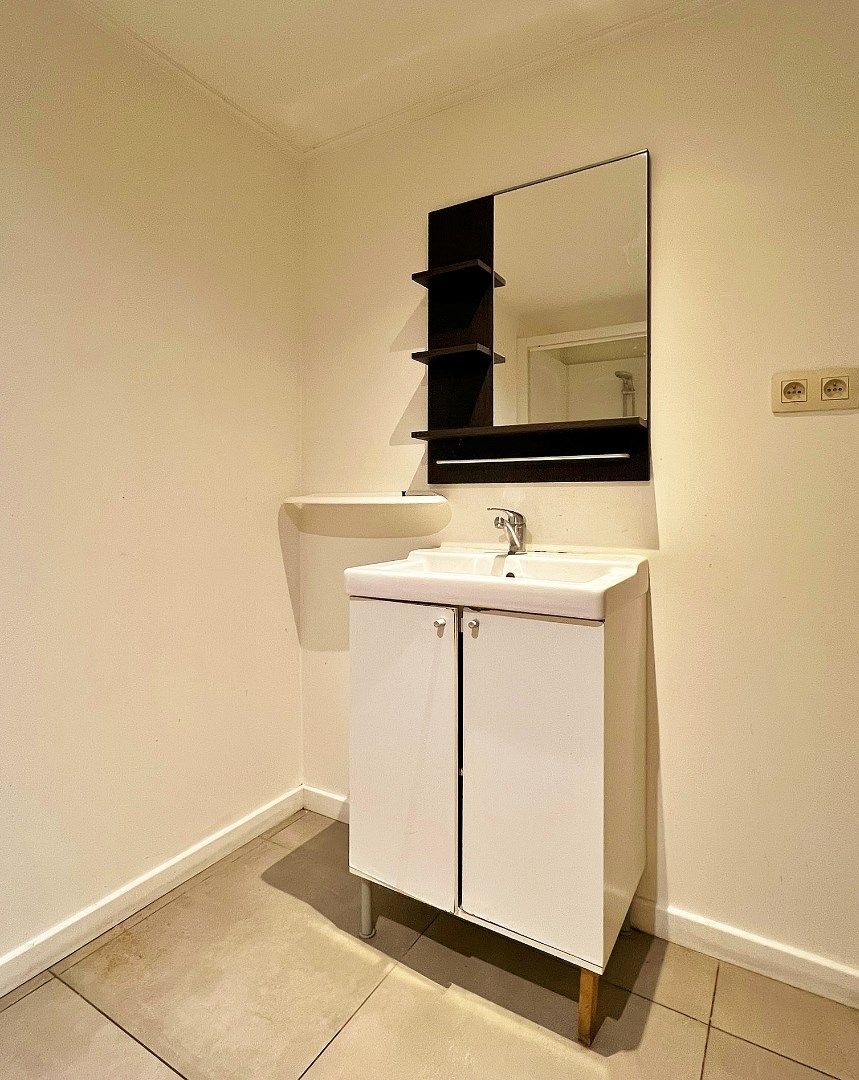 Gelijkvloers appartement met koer en autostandplaats  foto 6