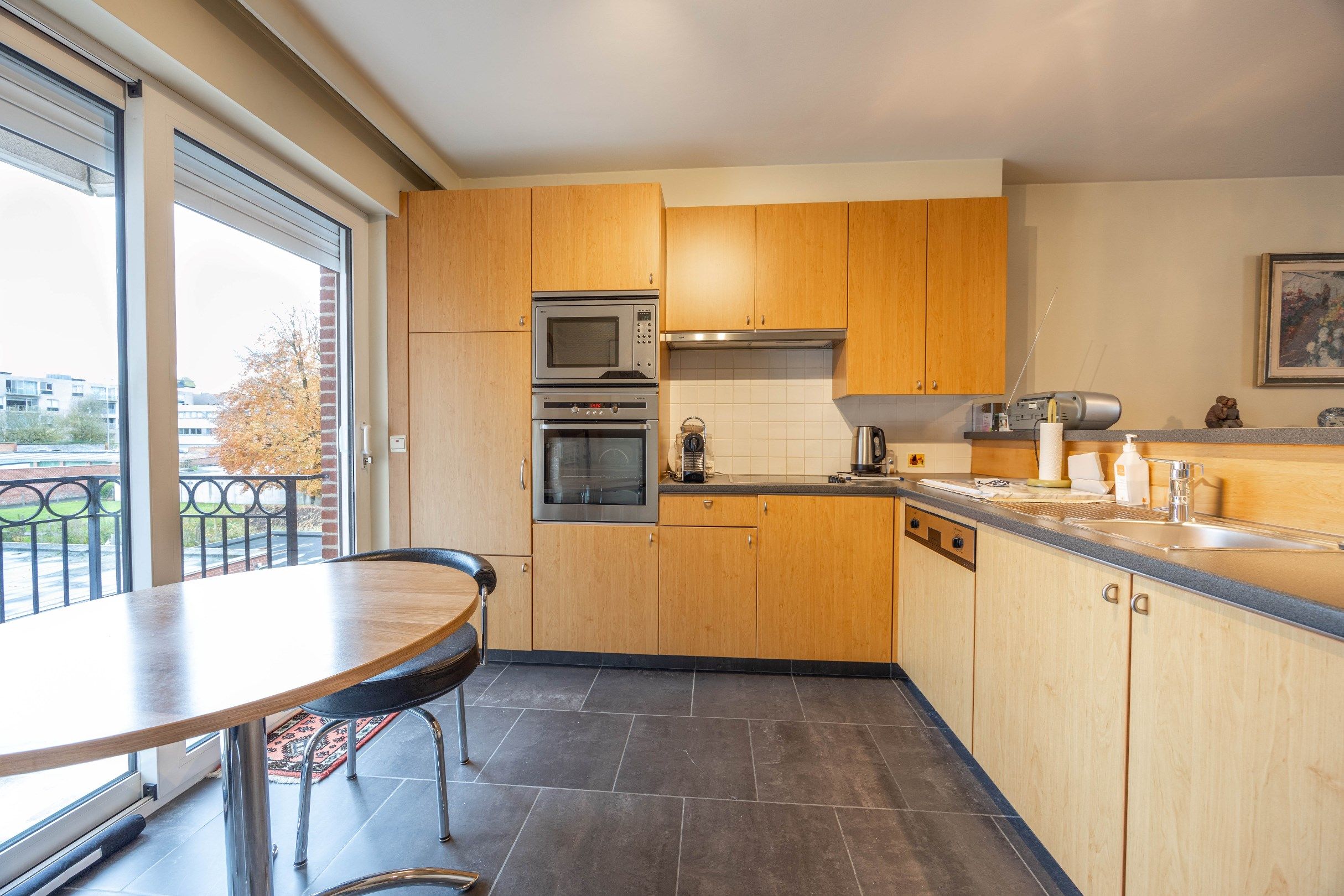 CENTRAAL GELEGEN STIJLVOL APPARTEMENT foto 3