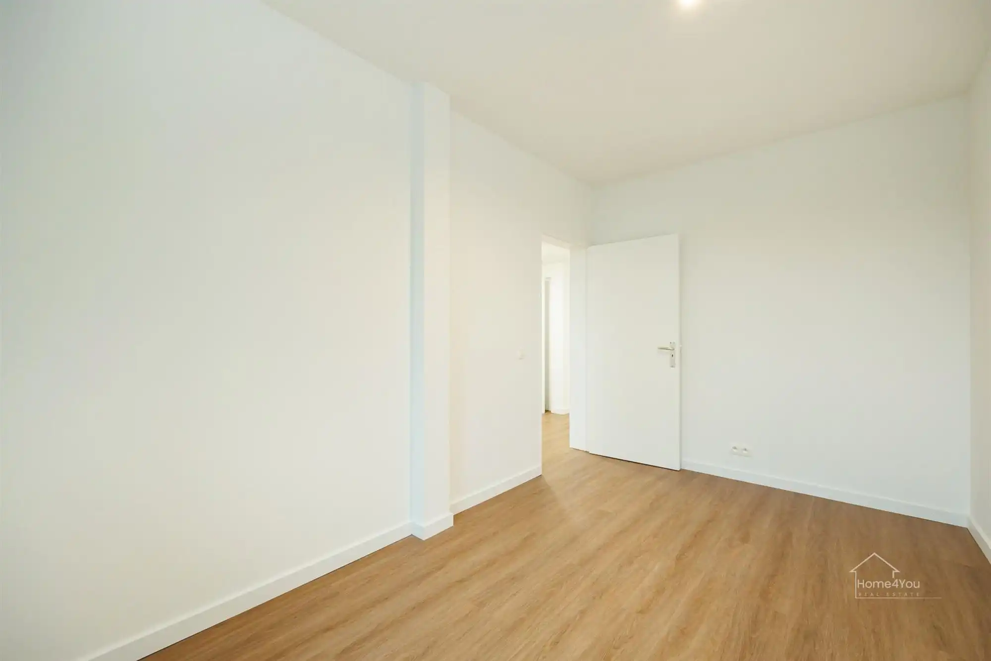 Ruim en gerenoveerd 3-slaapkamerappartement met 2 terrassen foto 17