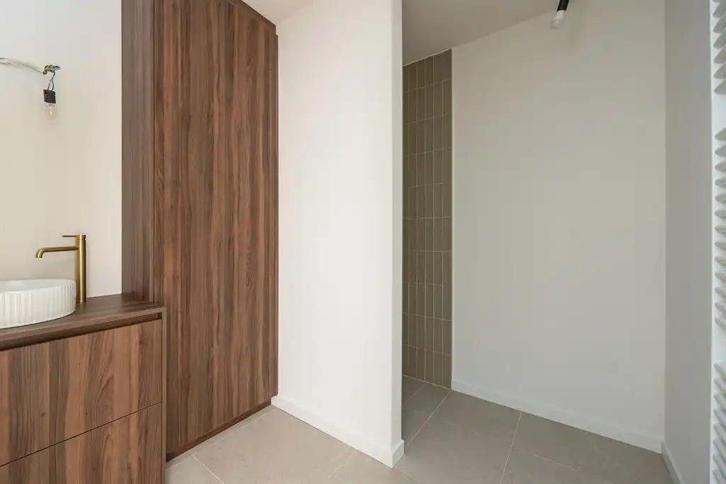 Hoogwaardig gerenoveerd appartement foto 8