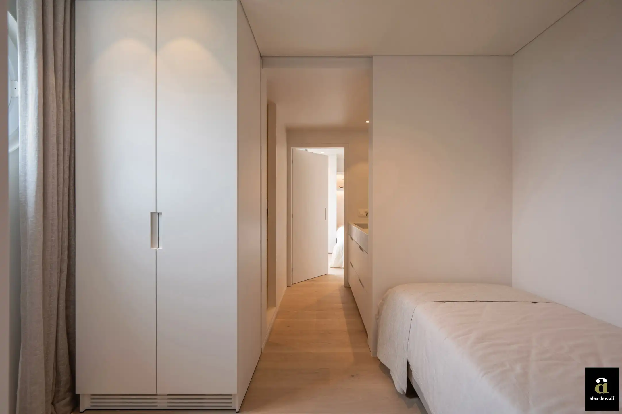 Uitstekend gelegen en stijlvol gerenoveerd appartement met goed zeezicht in villaresidentie [Kustlaan - Knokke Zoute]. foto 25