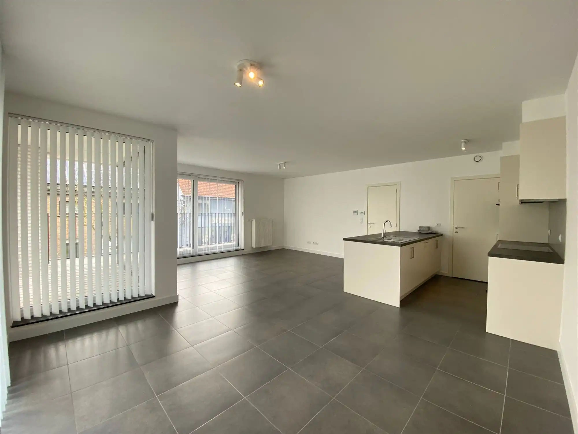 Tweeslaapkamer appartement met grote garagebox  foto 2