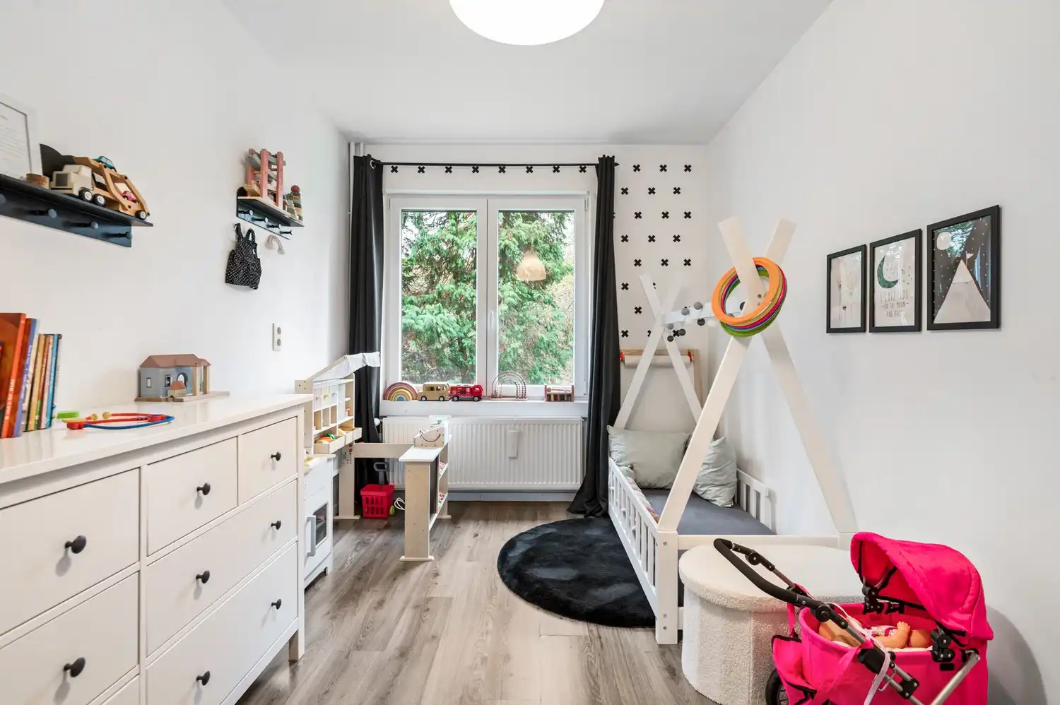 Instapklaar appartement op de 1ste verdieping met 2 slaapkamers en berging te Mortsel! foto 11