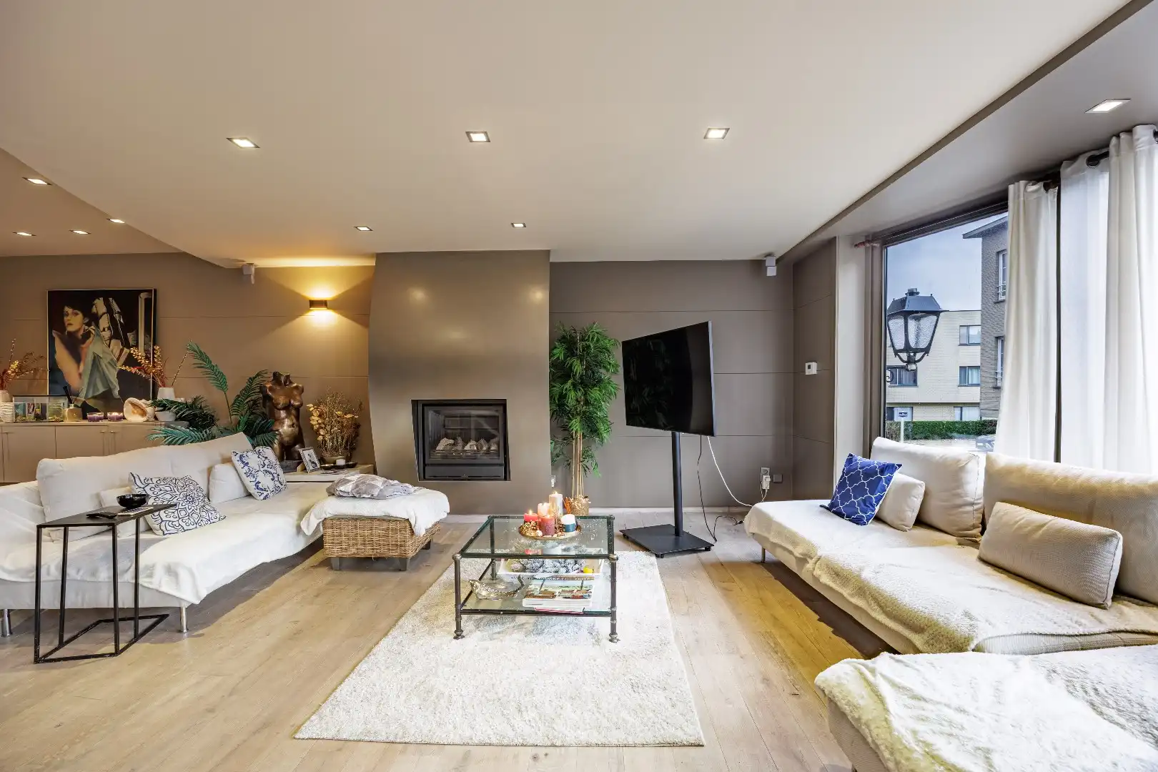 Prachtige woning met dubbele garage en tuin  foto 5