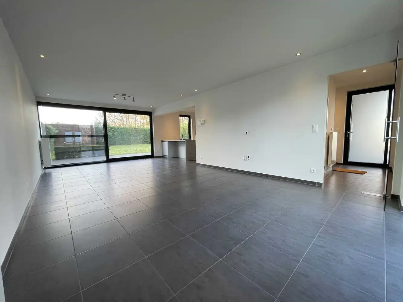 Recente gezinswoning vlakbij het centrum van Genk foto 4