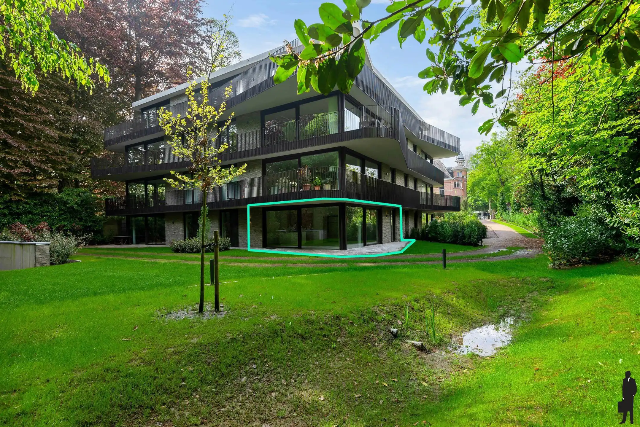 Energiezuinig gelijkvloers parkapp in een groene omgeving foto {{pictureIndex}}