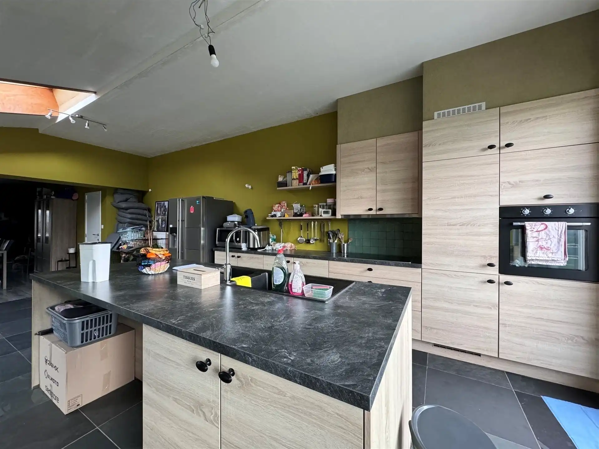 Gunstig gelegen halfopen bebouwing met grote tuin. foto 5