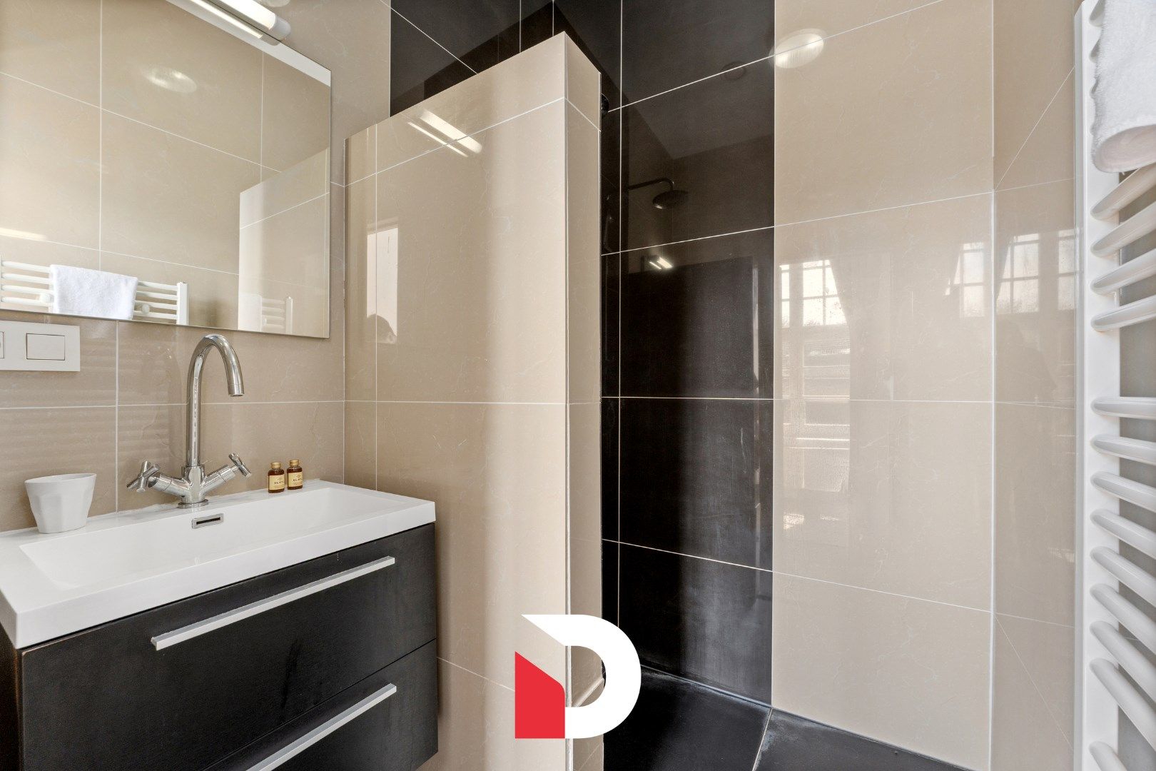 Burgerwoning met 5 slk en vergunde gastenlogies foto 22
