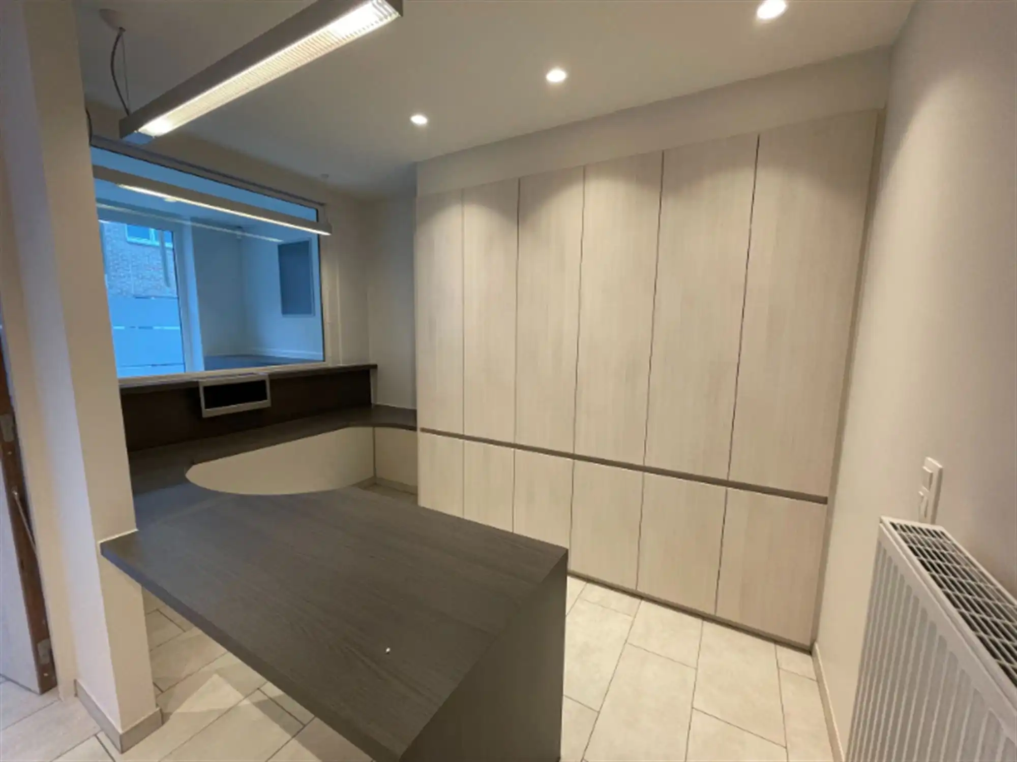 Handelspand met parking foto 4