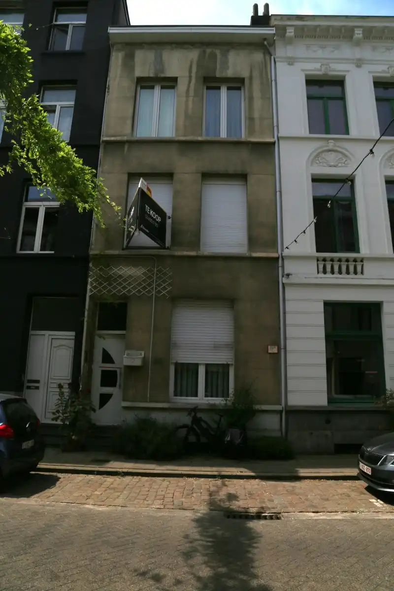 Zeer ruime woning met koer in toffe buurt! foto 14