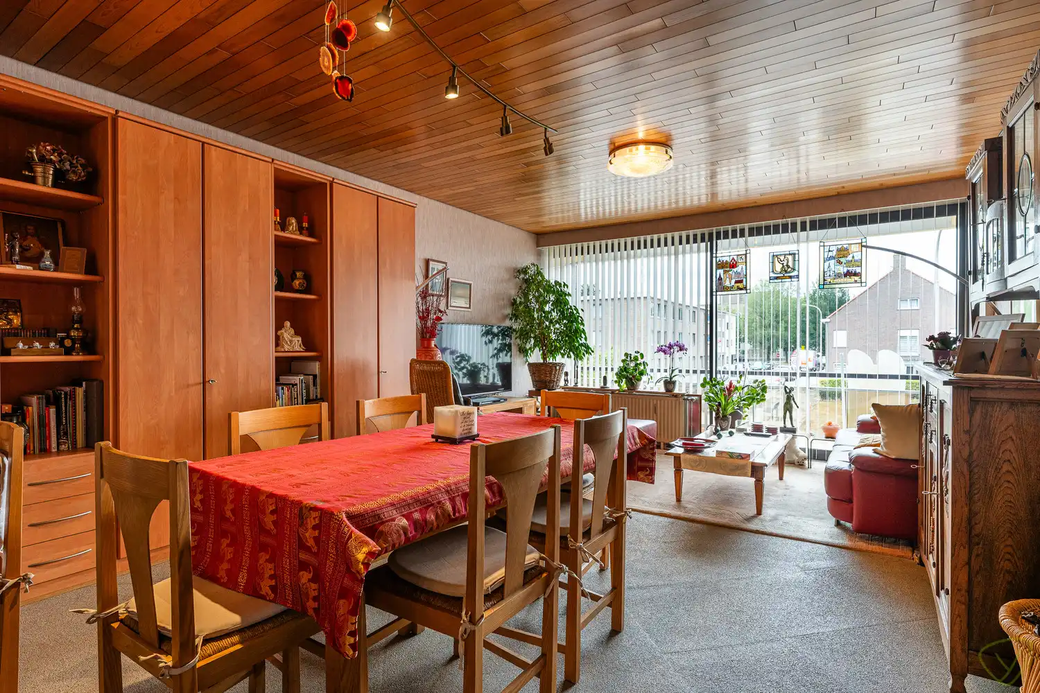 Zonnig en ruim appartement in een rustige residentie op enkele passen van de Markt van Eeklo! foto 4