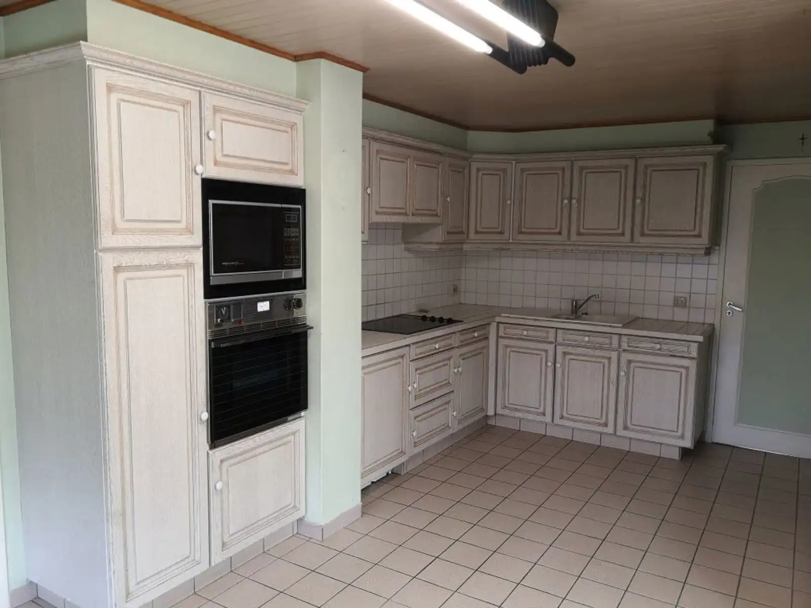 Mooi gelegen gezinswoning foto 6