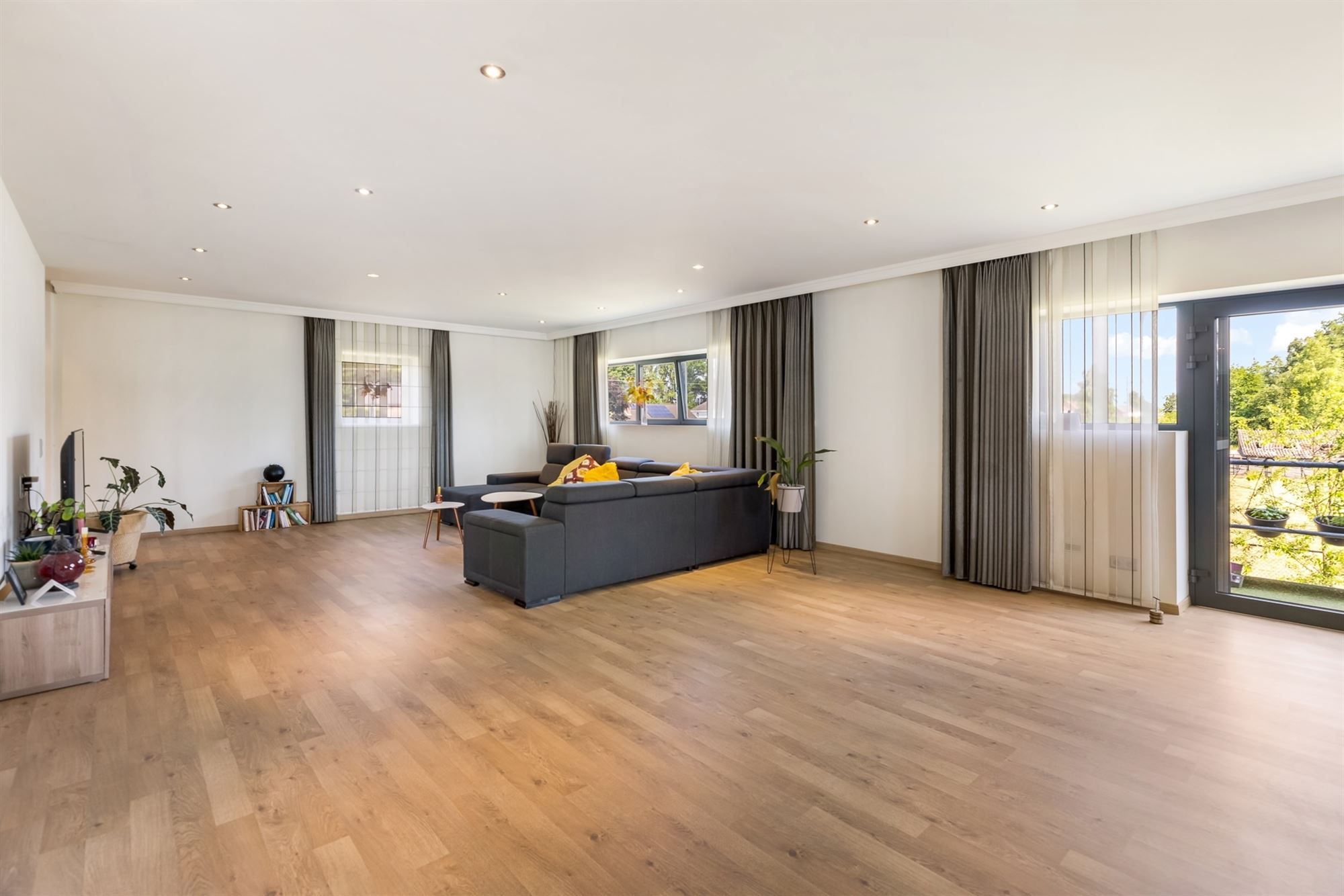 COMMERCIËLE RUIMTE + BIJHOREND APPARTEMENT MET 3 SLAAPKAMERS OP EEN PERCEEL VAN 1257M² TE LEOPOLDSBURG foto 21