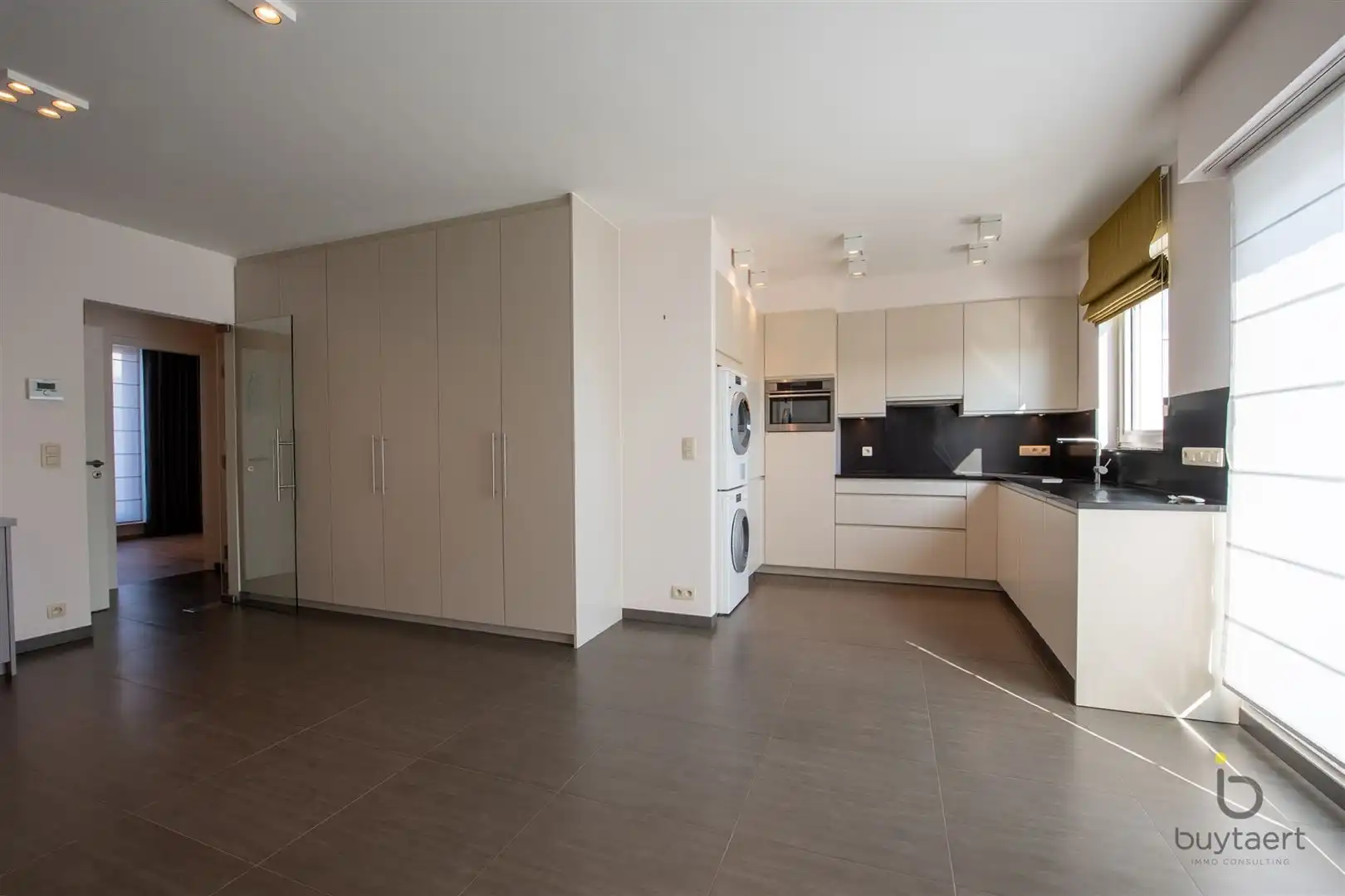 TOP ONDERHOUDEN DAKAPPARTEMENT IN HARTJE SCHILDE MET RUIM ZONNIG TERRAS! foto 5