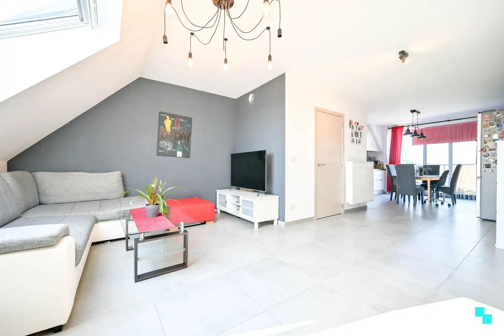 Instapklaar appartement met terras in hartje Langemark foto {{pictureIndex}}