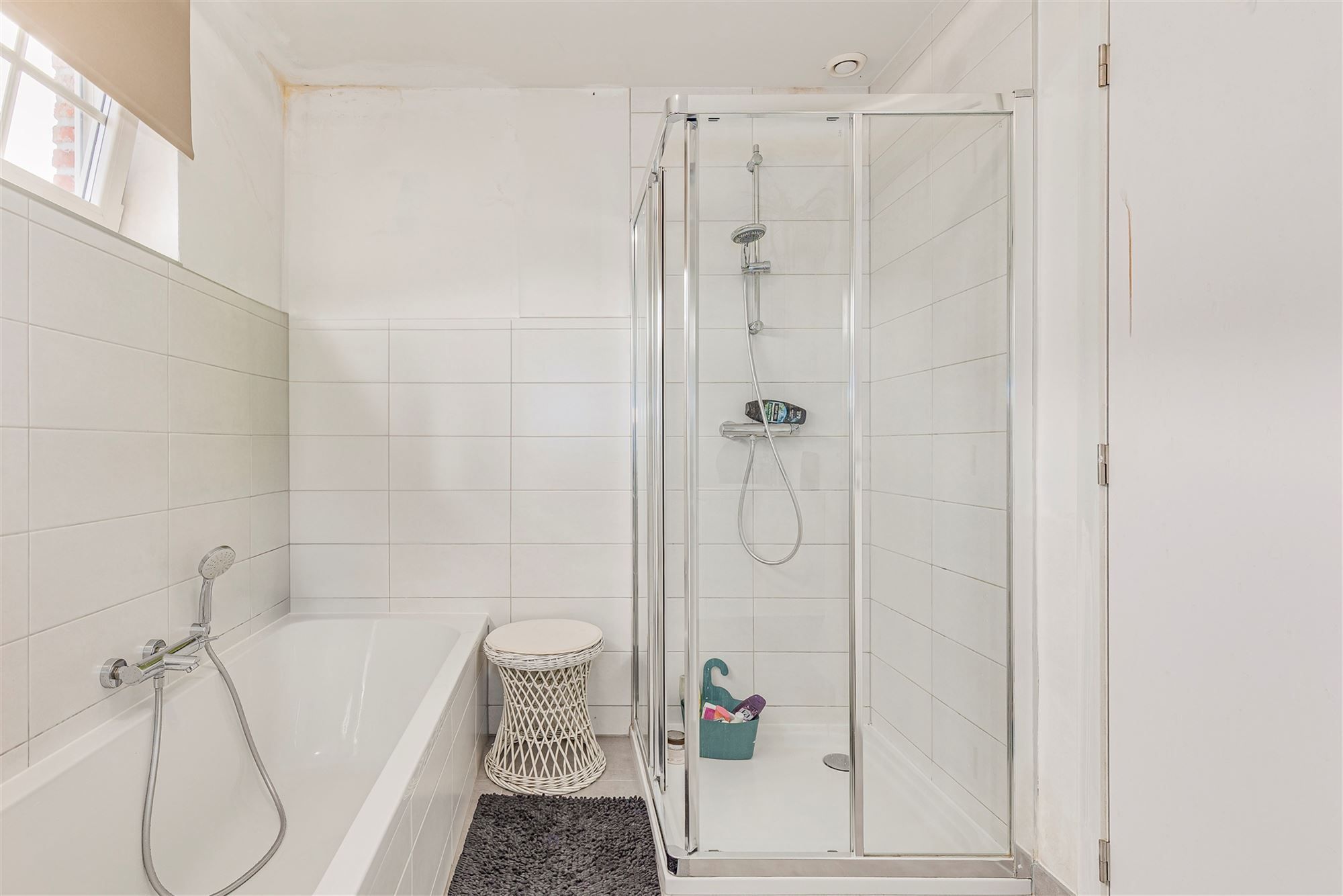 Prachtige loft met 3 slpk en ruim terras in Bazel foto 12