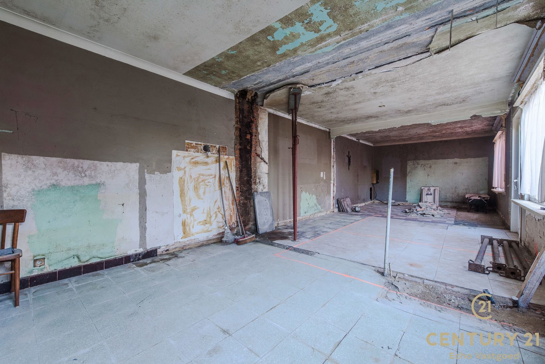 Perfect gelegen renovatieproject –  klaar voor heropbouw! foto 4