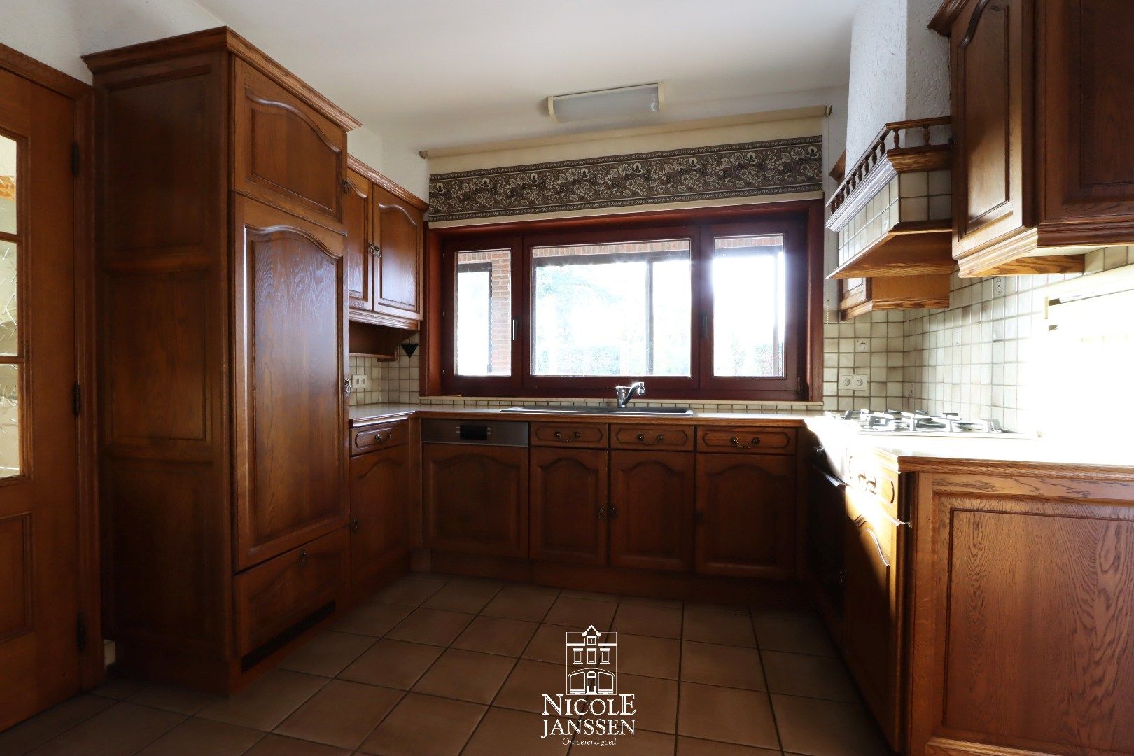 Verrassend ruim ingedeelde woning met tuin foto 12