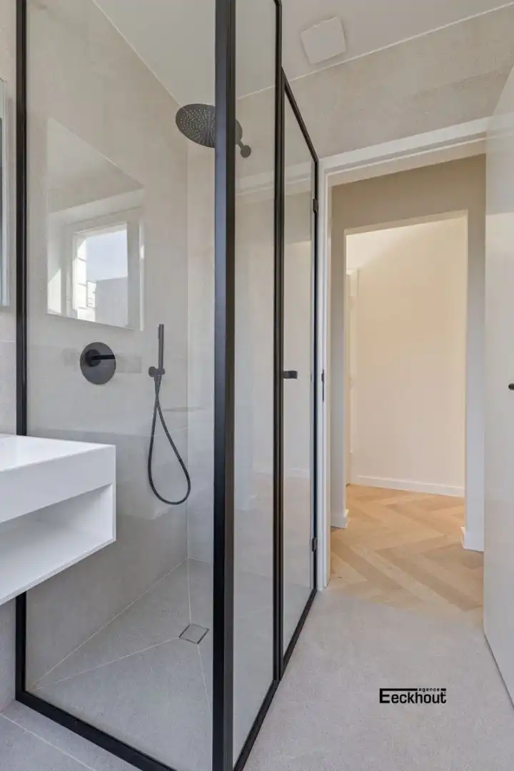 Luxueus en lichtrijk appartement in het centrum van Oostende! foto 14