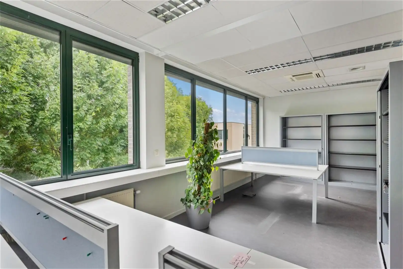 Instapklaar kantoor gelegen in Kontich foto 7