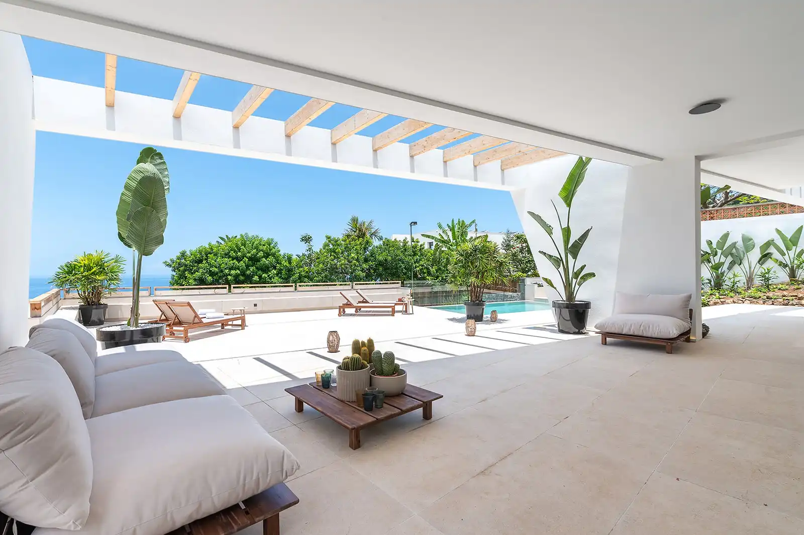 Gloednieuwe luxe villa met infinity pool en zeezicht in El Sauzal, Noord-Tenerife foto 5