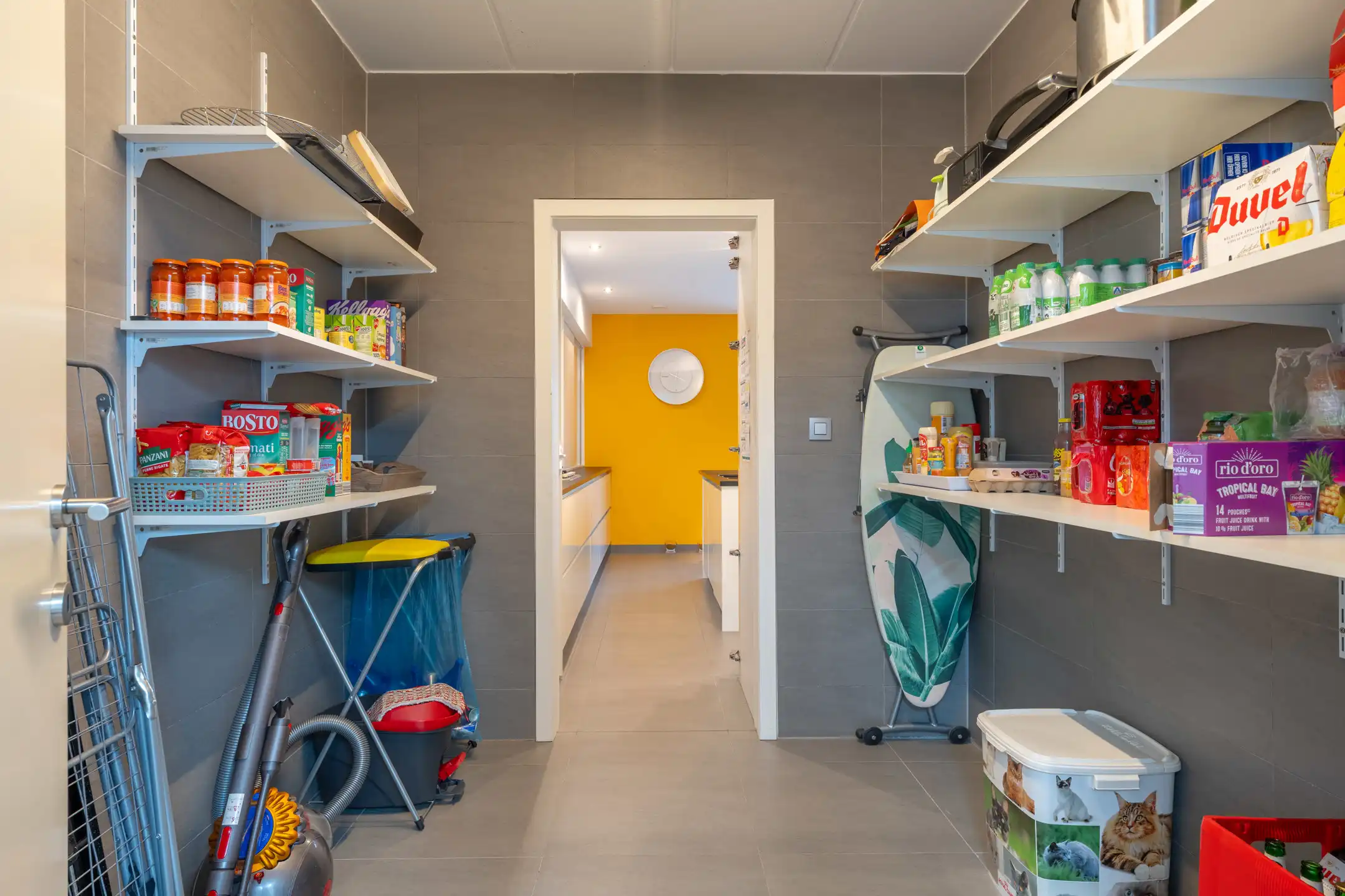 Ruime moderne woning met garage en tuin nabij het centrum van Turnhout. foto 17