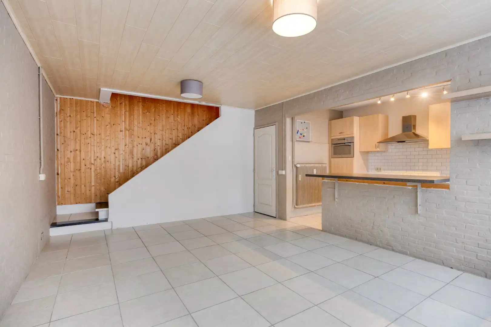 Rustig gelegen gezellige appartement met 2 slpks, terras en dubbele carport !  foto 8