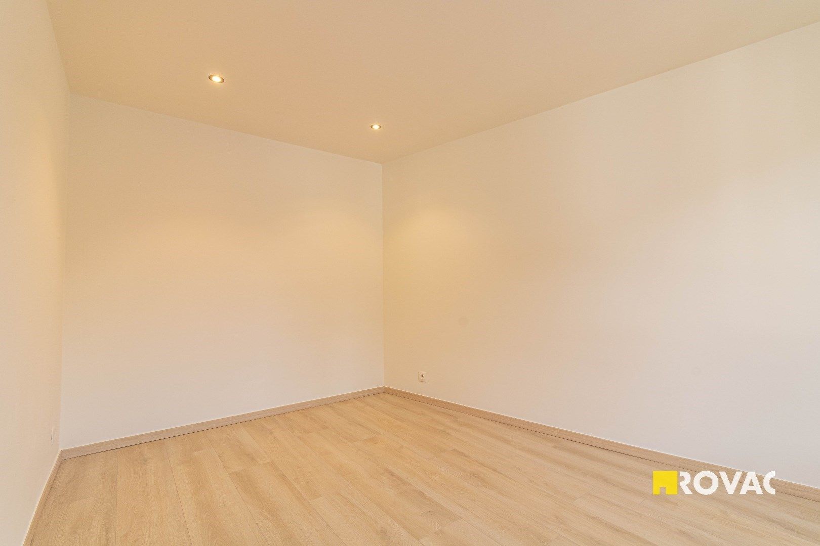 Volledig gerenoveerde woning met 3 slaapkamers en tuin foto 11