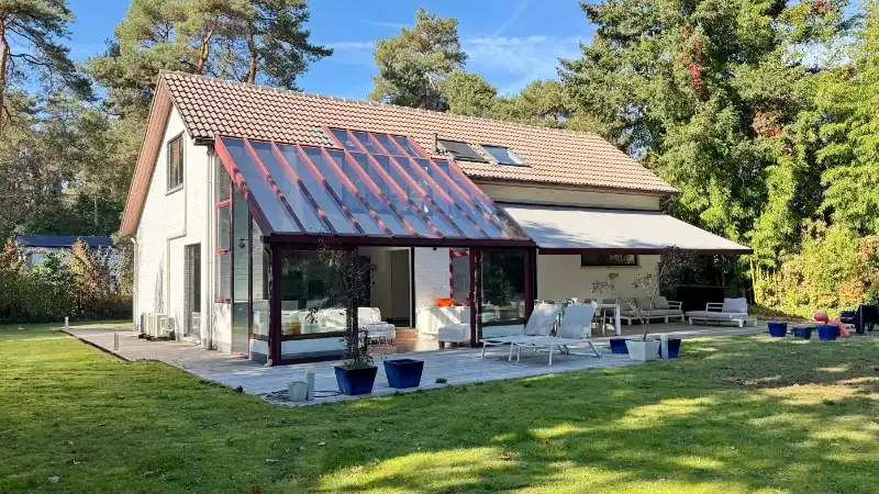 Villa op 28 are met mooie tuin foto 16