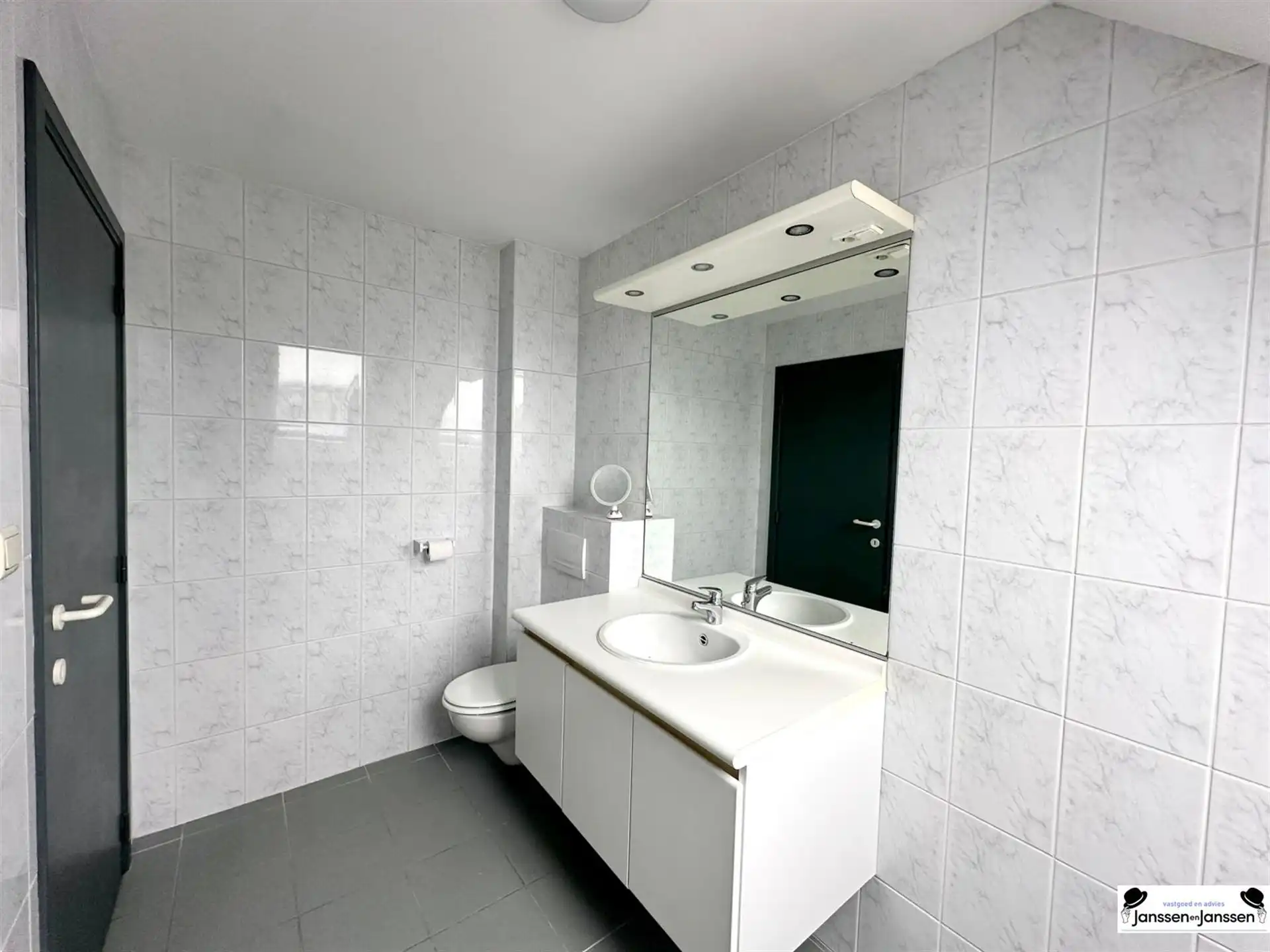 Ruim 1-slaapkamer appartement te huur in centrum Wuustwezel foto 8