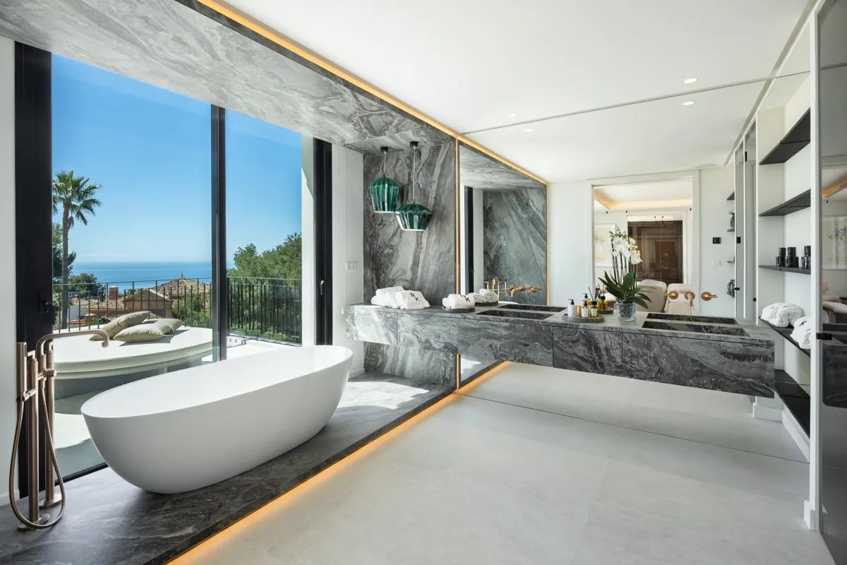 Betoverende luxe in Sierra Blanca: een meesterwerk van hedendaagse en Andalusische architectuur foto 21