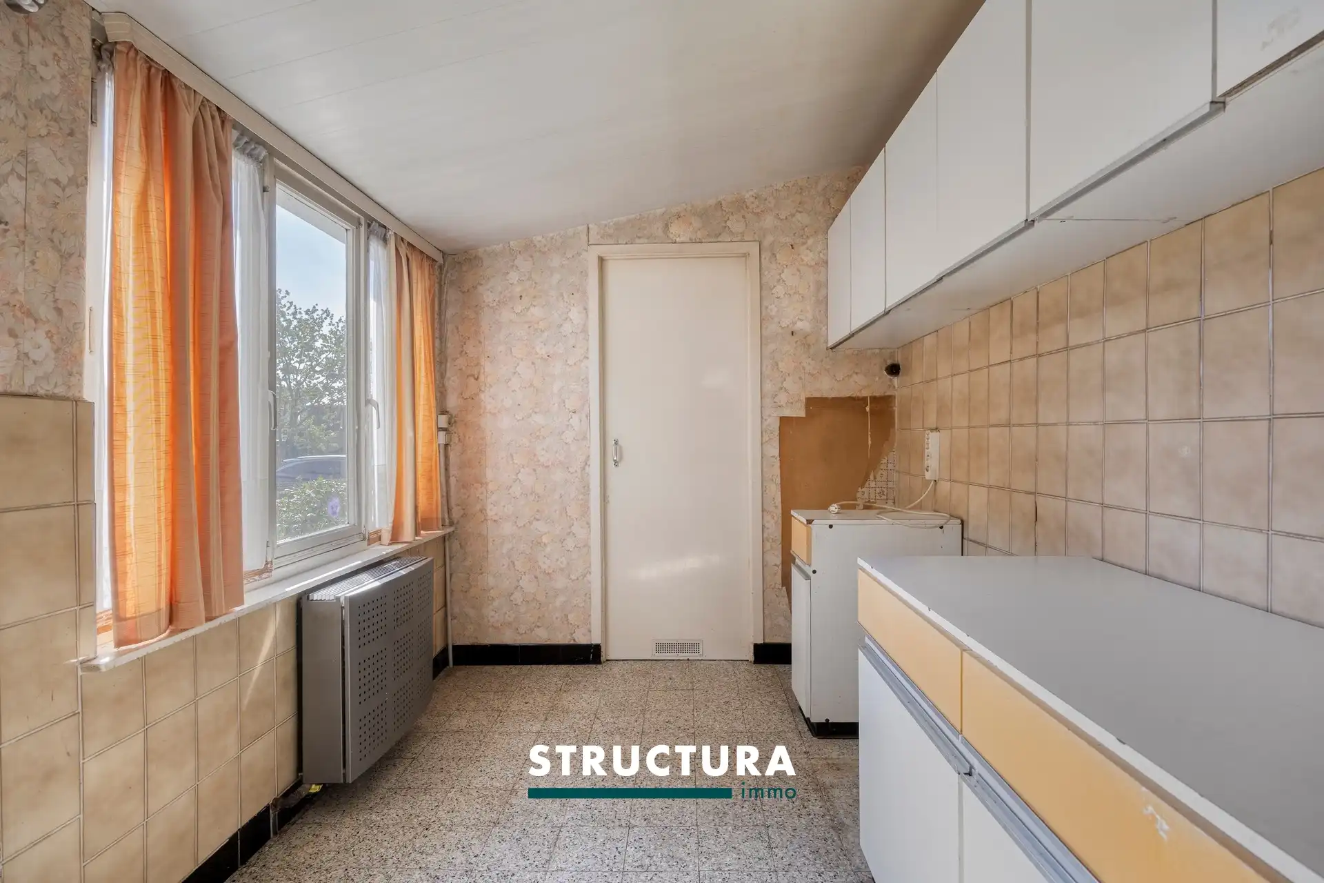 Centraal gelegen renovatiewoning met tuin foto 10