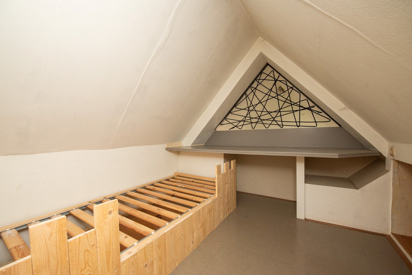 Dak appartement in het centrum van  Zulte! foto 6