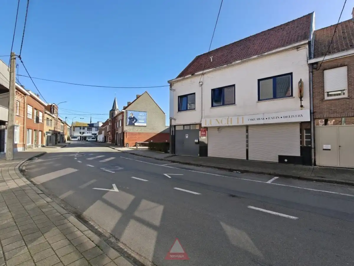 Hoofdfoto van de publicatie: Moorslede – Veelzijdig handelspand met woonst en magazijn op commerciële ligging