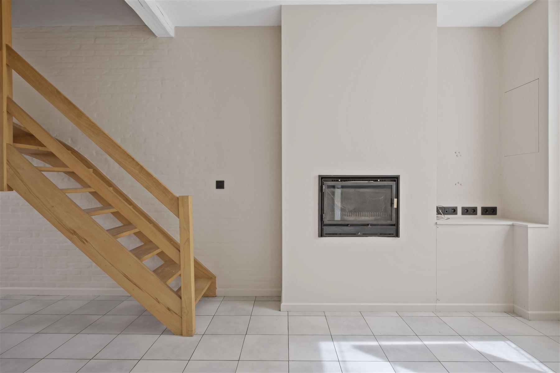 Mooie gerenoveerde woning met 3 slaapkamers en onderhoudsvriendelijke tuin foto 7